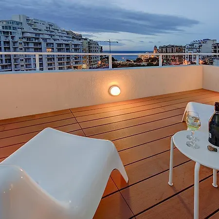 St Julians Seaviews House بيت للعطل