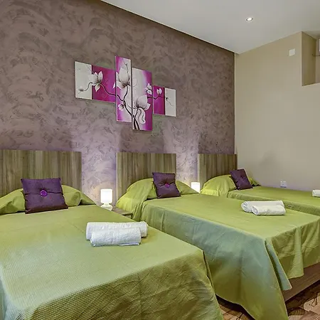 St Julians Seaviews House بيت للعطل *