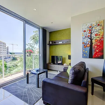 St Julians Seaviews House بيت للعطل